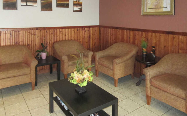 Auburn Travelodge Inn and Suites