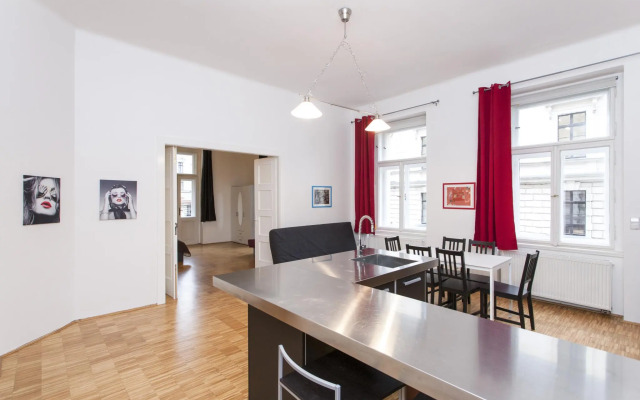 Prague Apartment V Lesičku 8