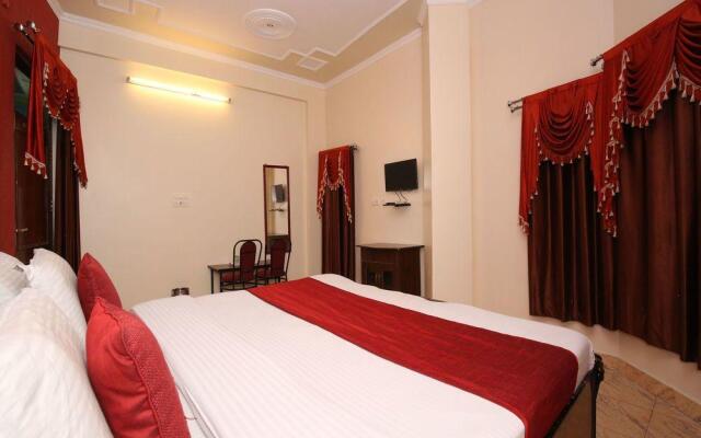 OYO 10239 Holiday INN Paradise