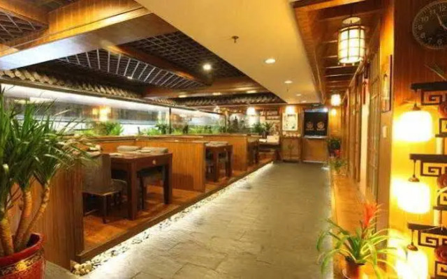 Ramada Plaza Peace Shanghai