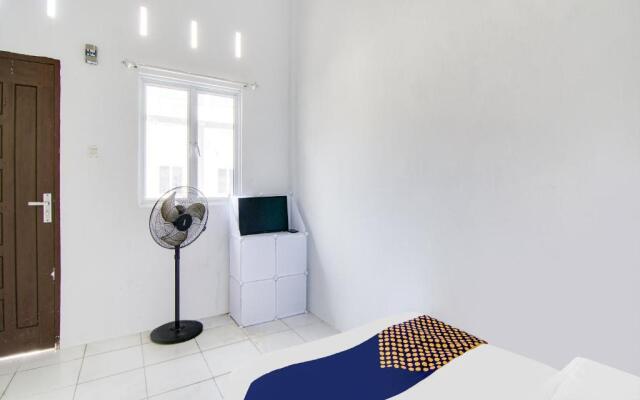 SPOT ON 91858 Raja Homestay Syariah