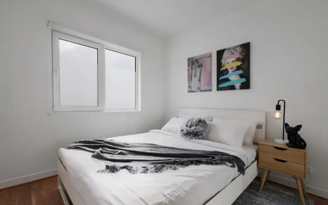 Heart of Highett Apartment by Ready Set Host
