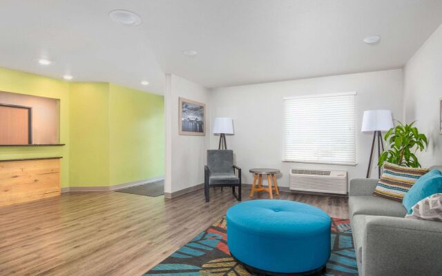 Extended Stay America Select Suites - Orlando - South