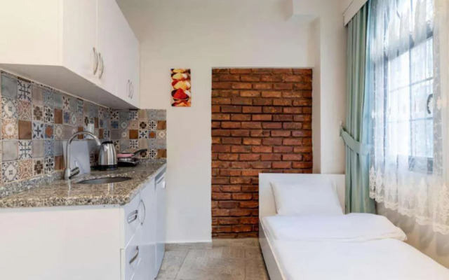 The Red Tent Suite 88