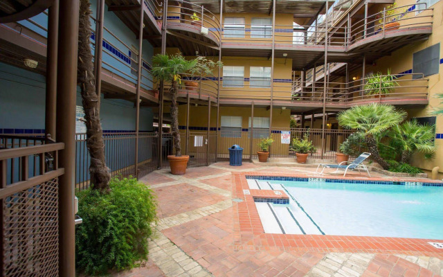 Residences at The Railyards - Downtown Austin