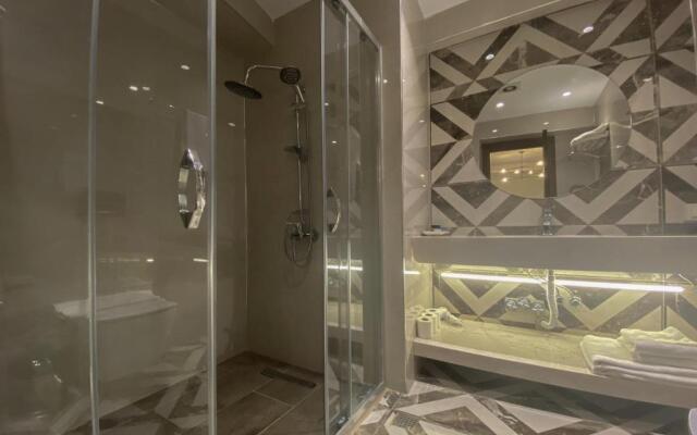 Grand Luxury