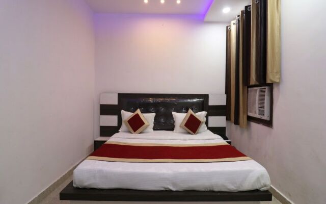 Oyo 28058 Hotel Gold Galaxy