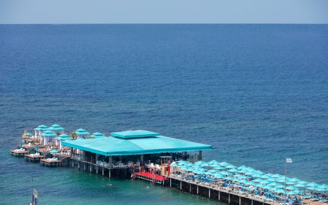 Granada Luxury Beach 