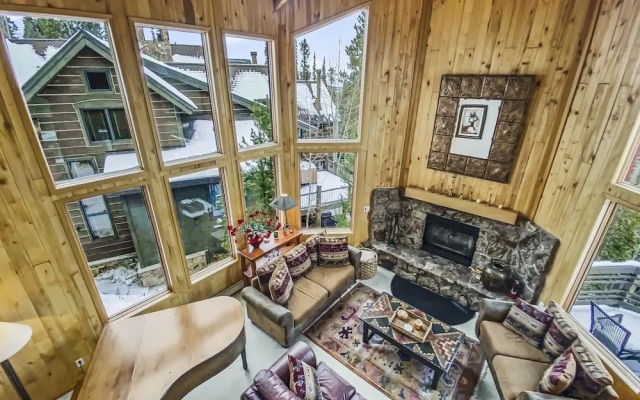 Mountain View Ski Lodge 5 Bedroom Townhouse