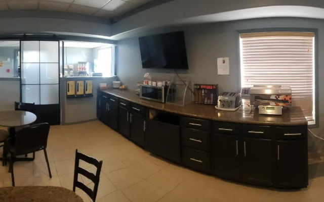Super 8 Edmonton International Airport