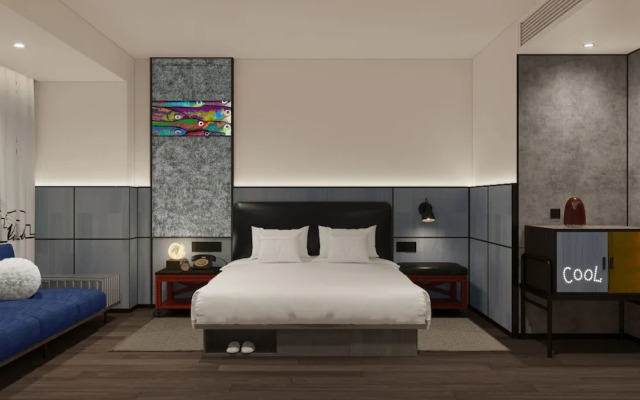 Moxy Ningbo Old Bund