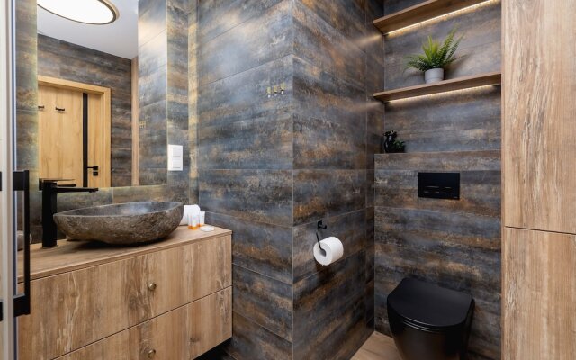 Apartment With Large Balcony by Renters