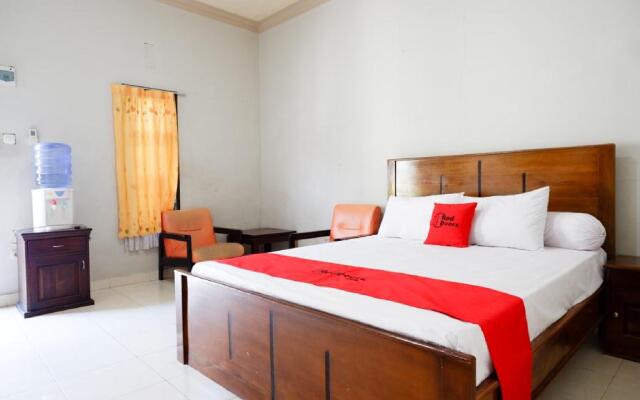 RedDoorz near Mutiara SIS Al Jufrie Airport Palu