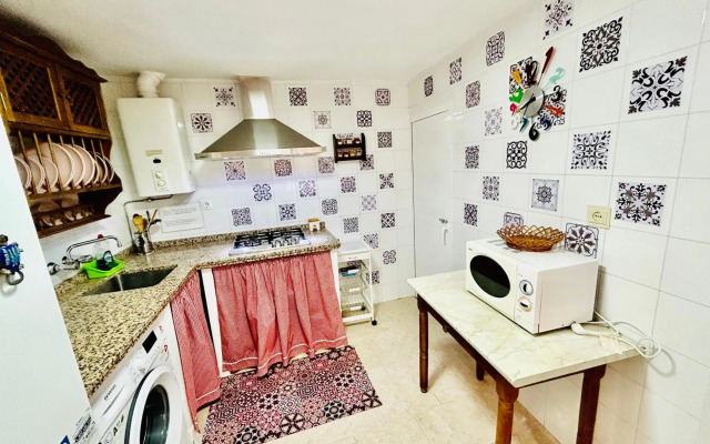 Cozy Town House With Terrace and Free Wifi