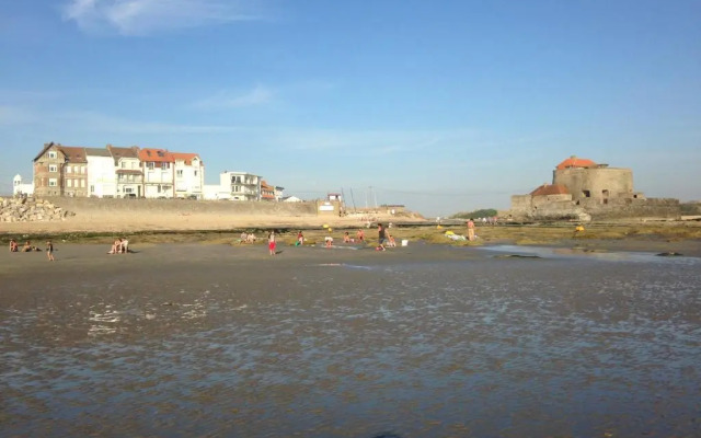 Face A La Mer , L Artiste