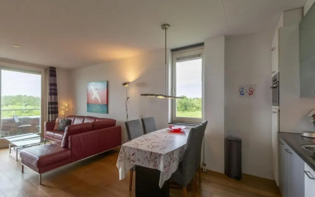 Cozy Apartment With Balcony