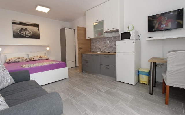 Studio apartment UGA - perfect location: SA6 Grgur Mandre, Island Pag