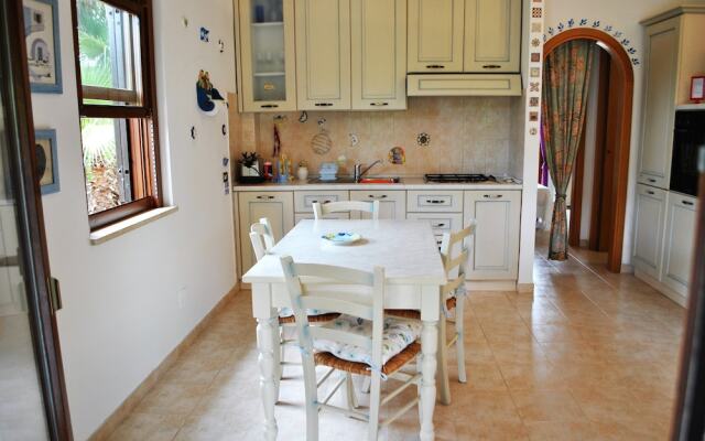 "villa Barbie Between Terracina and Sperlonga, 400 mt From Beach"