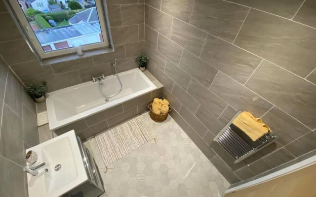 Stunning 3-bed Apartment in Largs