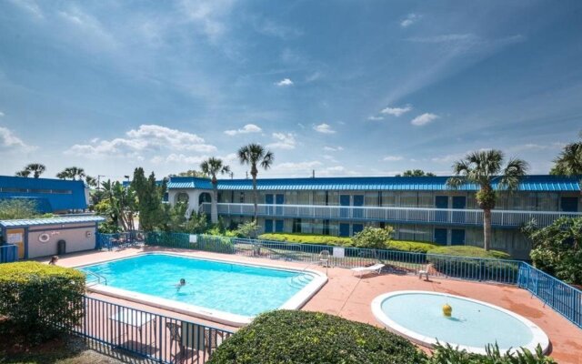 Vista Inn & Suites Tampa