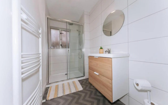 Centrally Located & Spacious 4BD House- St Kevin's
