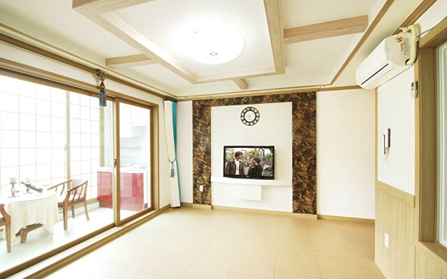 Geoje Hwamog Pension