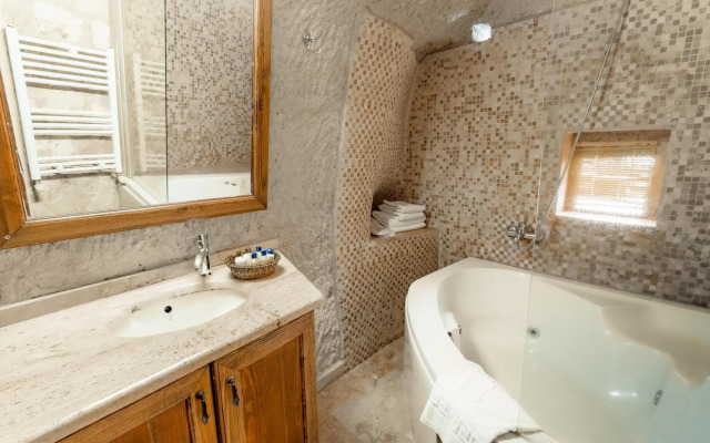 Amber Cave Suites