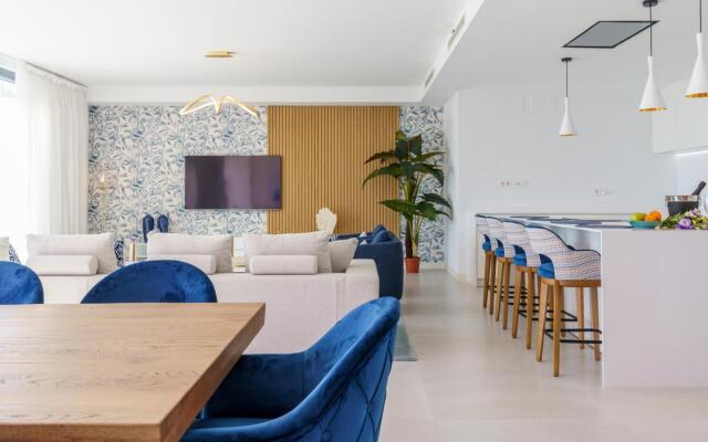 CT 123 - CaboRoyale I