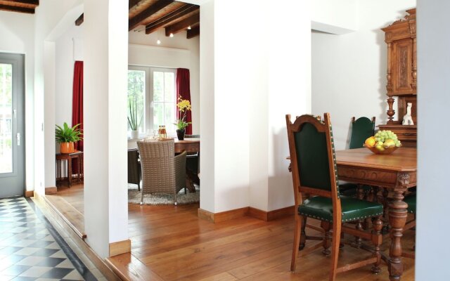 Luxurious Holiday Home in Wingene With Forest Near