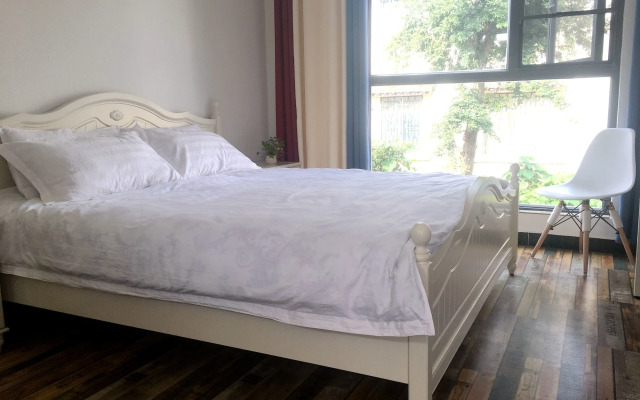 Shi Lin family folk inn