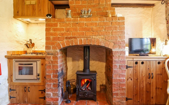 Old Blacksmiths Cottage