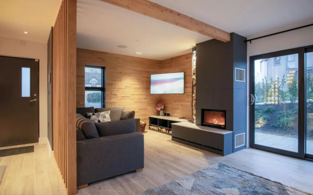 Ty Cyfoes - Luxurious 4 Bedroom - St. Florence