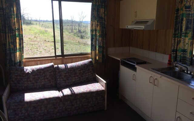 Cooba Holiday Motel