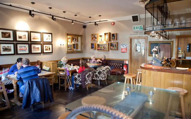 The George Hotel