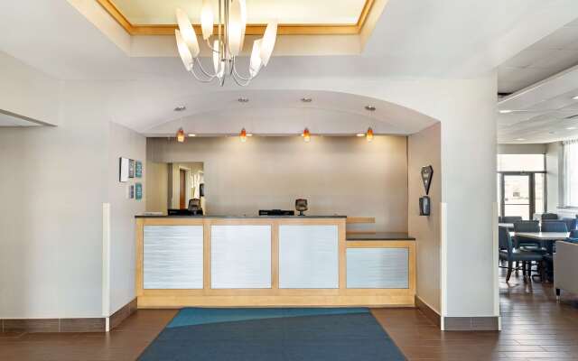 Best Western Hartford Hotel & Suites