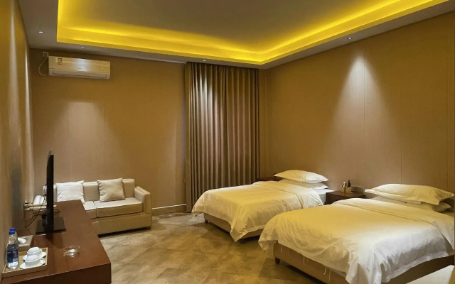 Fuye Holiday Hotel