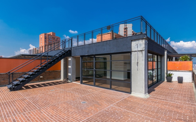 Modern Loft - Golden Mile by Nomad Guru