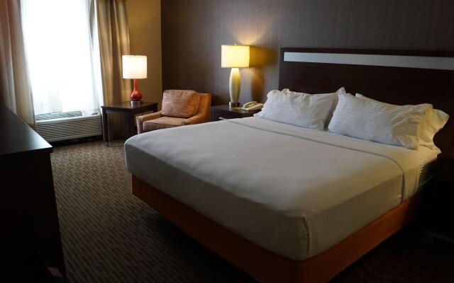 Holiday Inn Express Hotel & Suites Watertown-Thousand Island by IHG