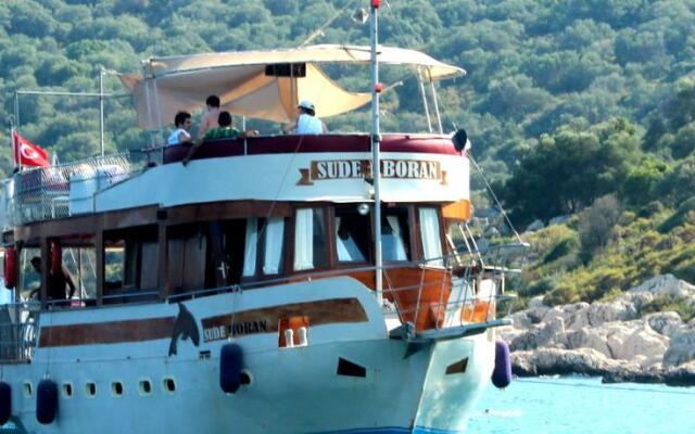 Yuzer Hotel Sude Boran