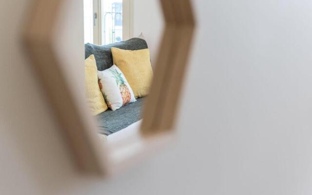 GuestReady - Yellow Tiles