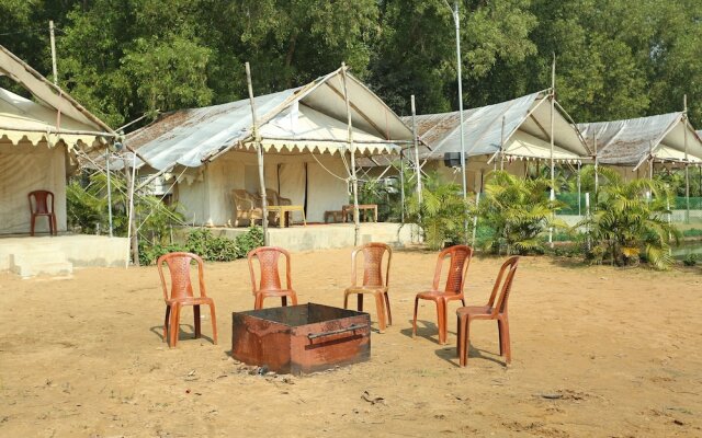 OYO 10981 Hotel Jungle Camp
