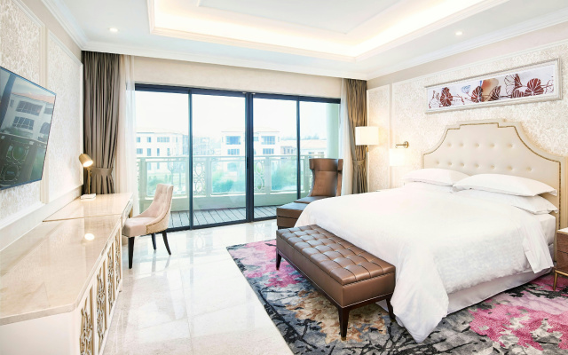 Sheraton Grand Danang Beach Resort & Spa