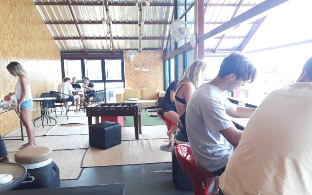 Lanta Hostel - Adults Only