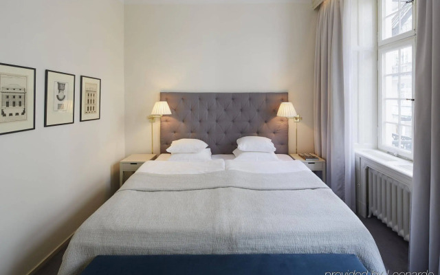 Hotel Diplomat