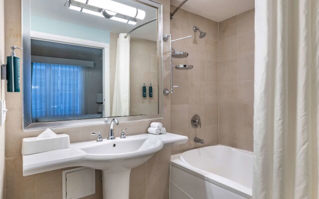 Hilton Vacation Club Crescent on South Beach Miami