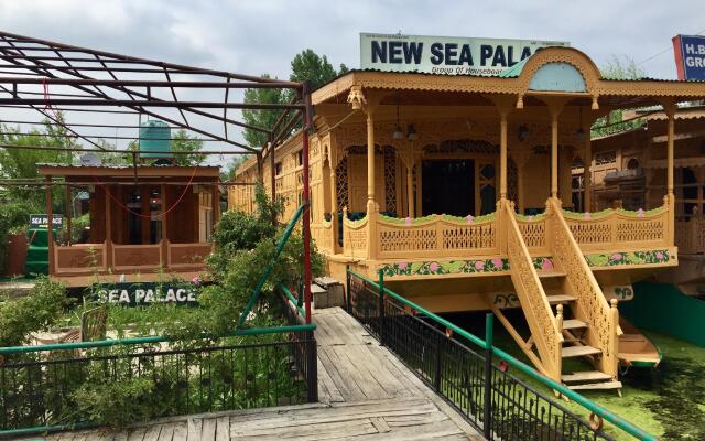 New Sea Palace Houseboats