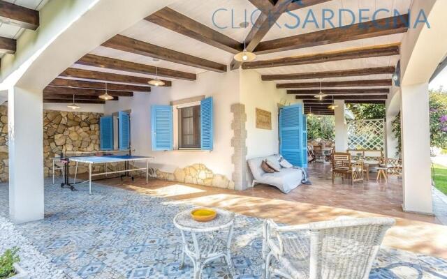 Alghero, Villa Josephine With Spectacular Swimming Pool, for 8 Guests
