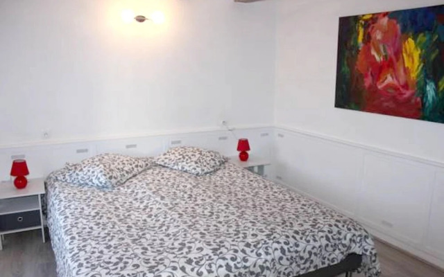 House With 2 Bedrooms in Champigny-sur-veude, With Enclosed Garden