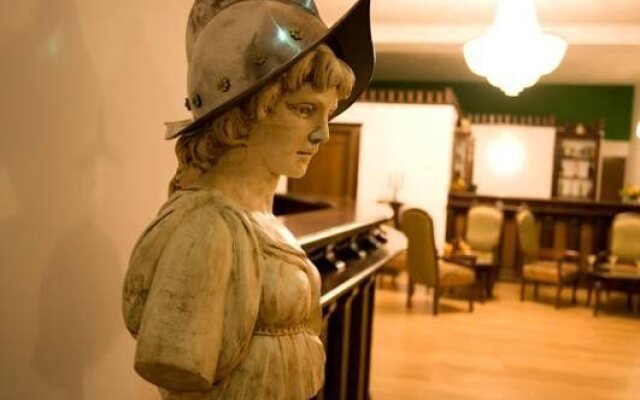 Hotel Emire