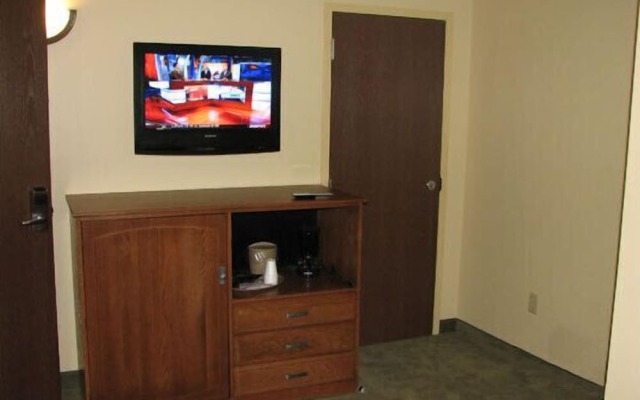 Randolph Inn and Suites